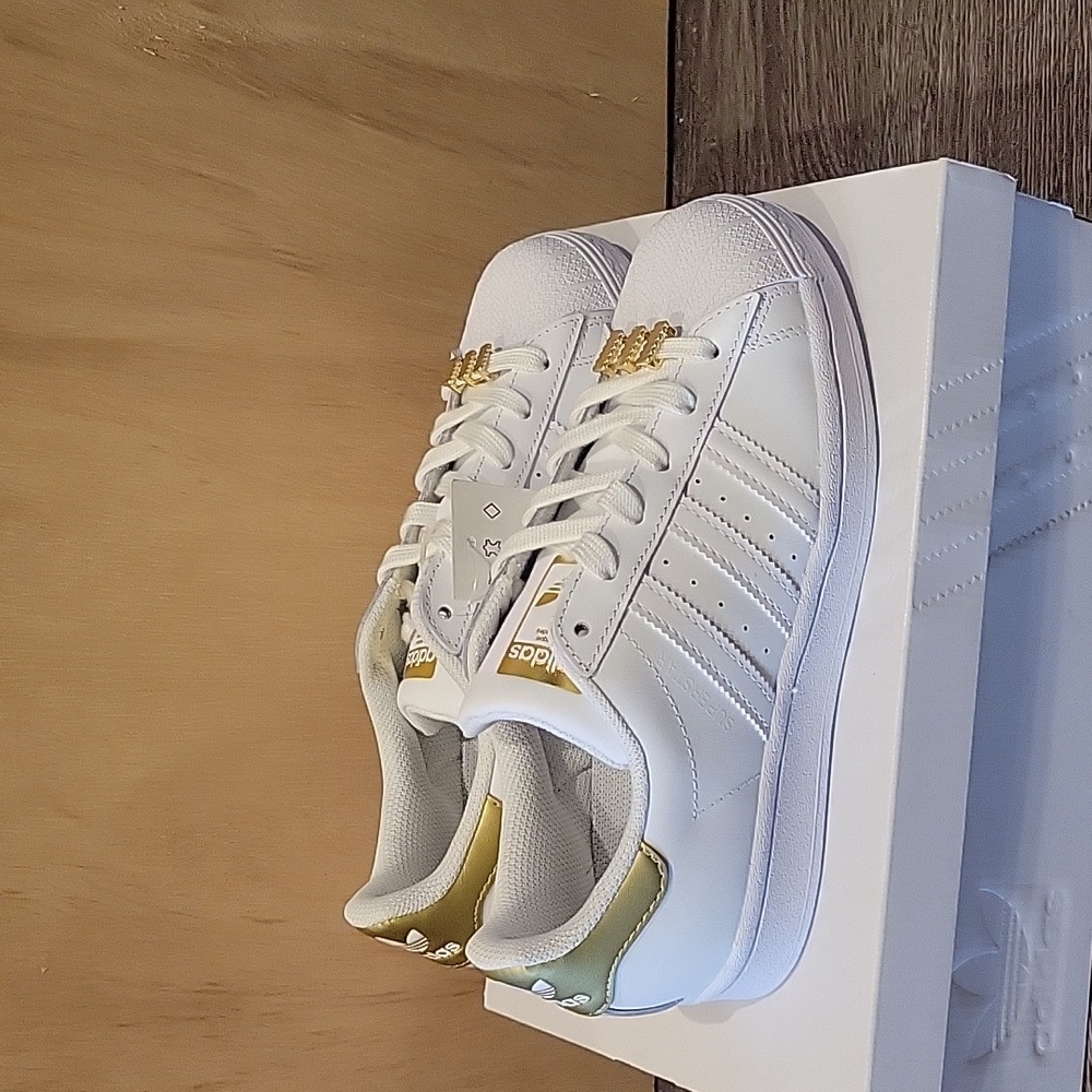Adidas - Picture 3 of 6